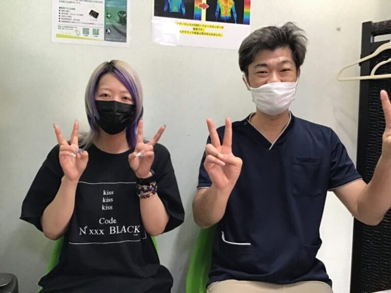 交通事故後の首と腰の痛みで来院された30代女性患者様との写真