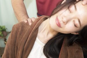 肩こりのストレッチ