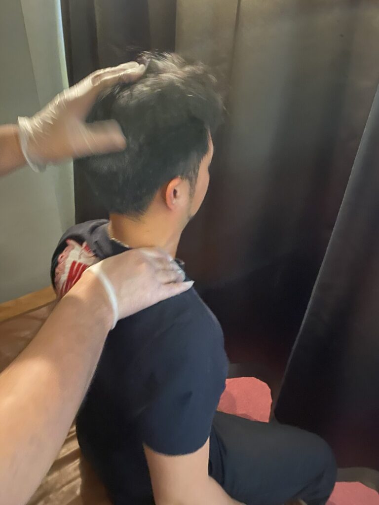 等尺性頸部伸展運動