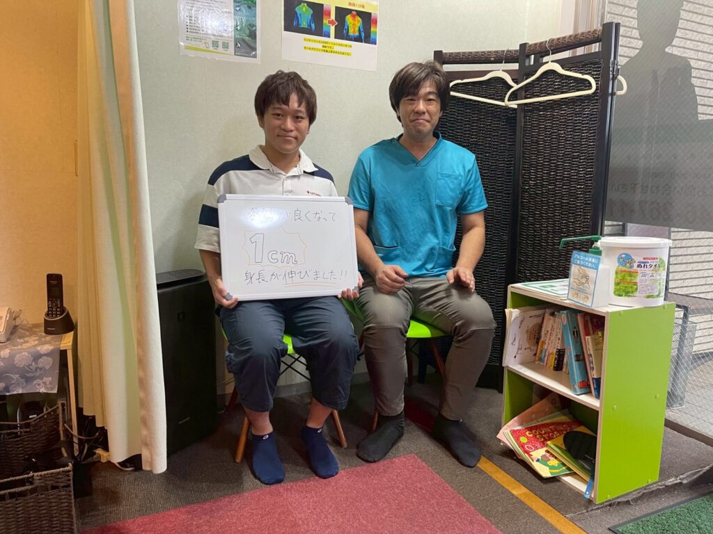 猫背が解消してお喜びになったお客様の画像
