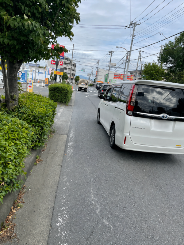 大和市の藤沢街道から高座渋谷駅へ向かう幹線道路の交通量の様子